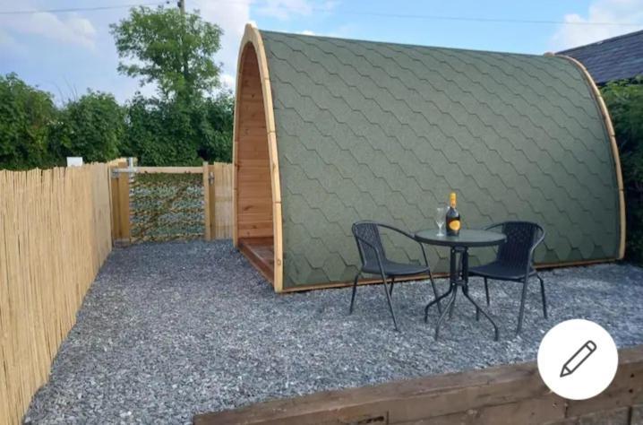 Pen Y Buarth Pod - Caravan Site Caernarfon Kültér fotó